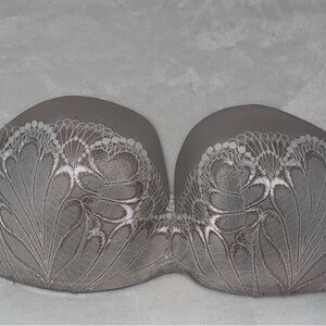 Wonderbra Women's Refined Glamour Ultimate Strapless Bra